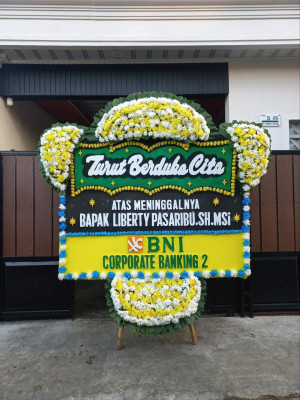 Papan Bunga Duka di Cililitan
